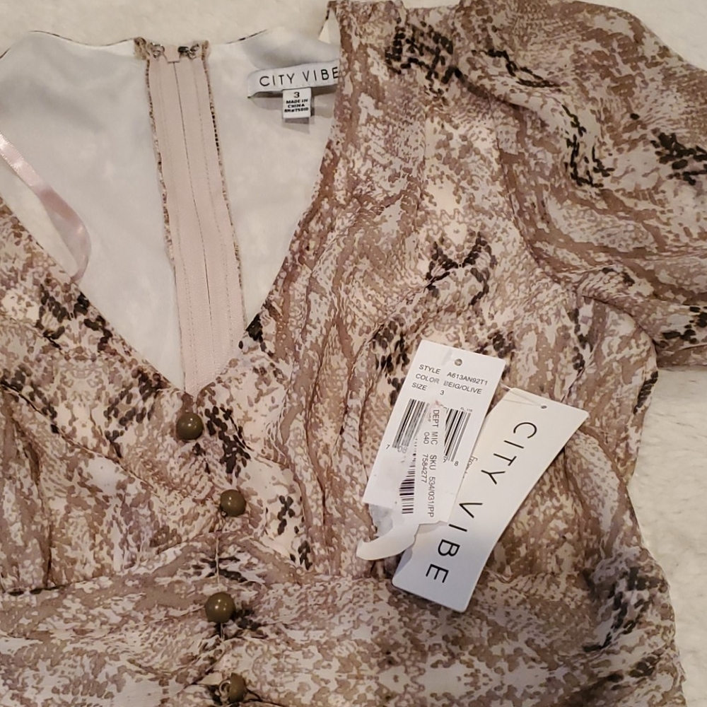 Dress - Picture 3 of 4